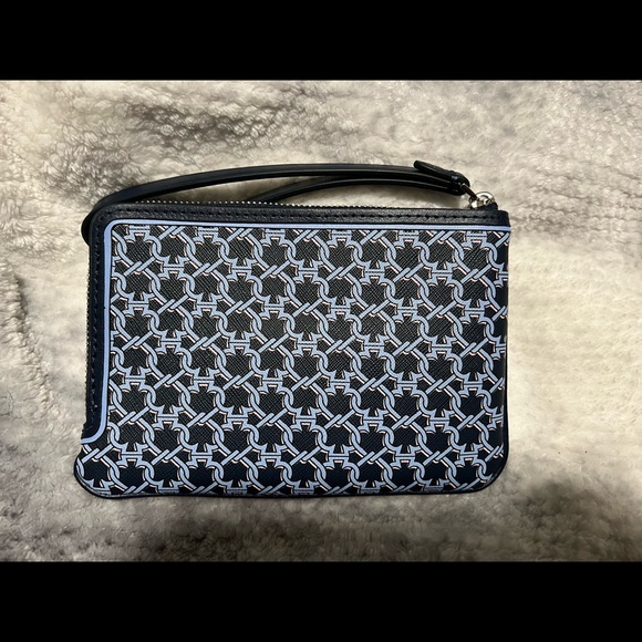 Kate Spade - Spade Link Wristlet - Picture 2 of 5